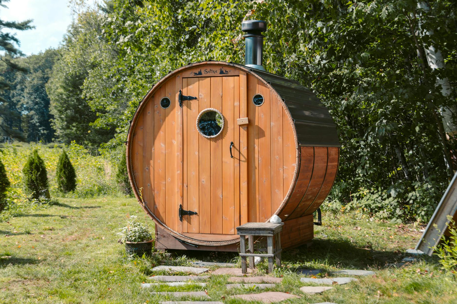 Indoor vs outdoor sauna